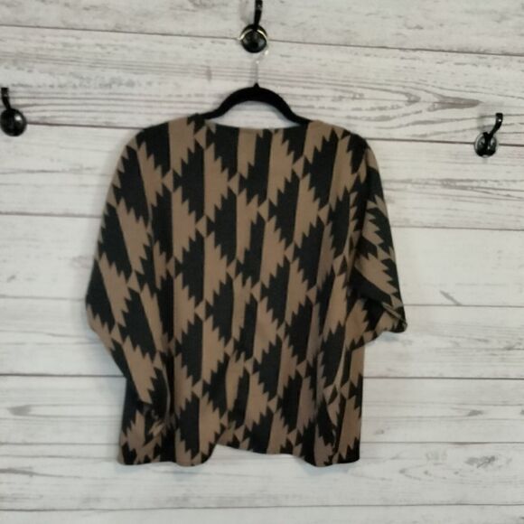 "Forever 21" woman's open over shirt - Picture 4 of 10